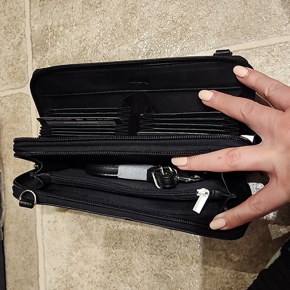 NWT Italian Leather Convertible Crossbody Clutch wallet/purse - Picture 2 of 12